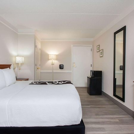 Baymont By Wyndham Fort Myers Central Exterior foto